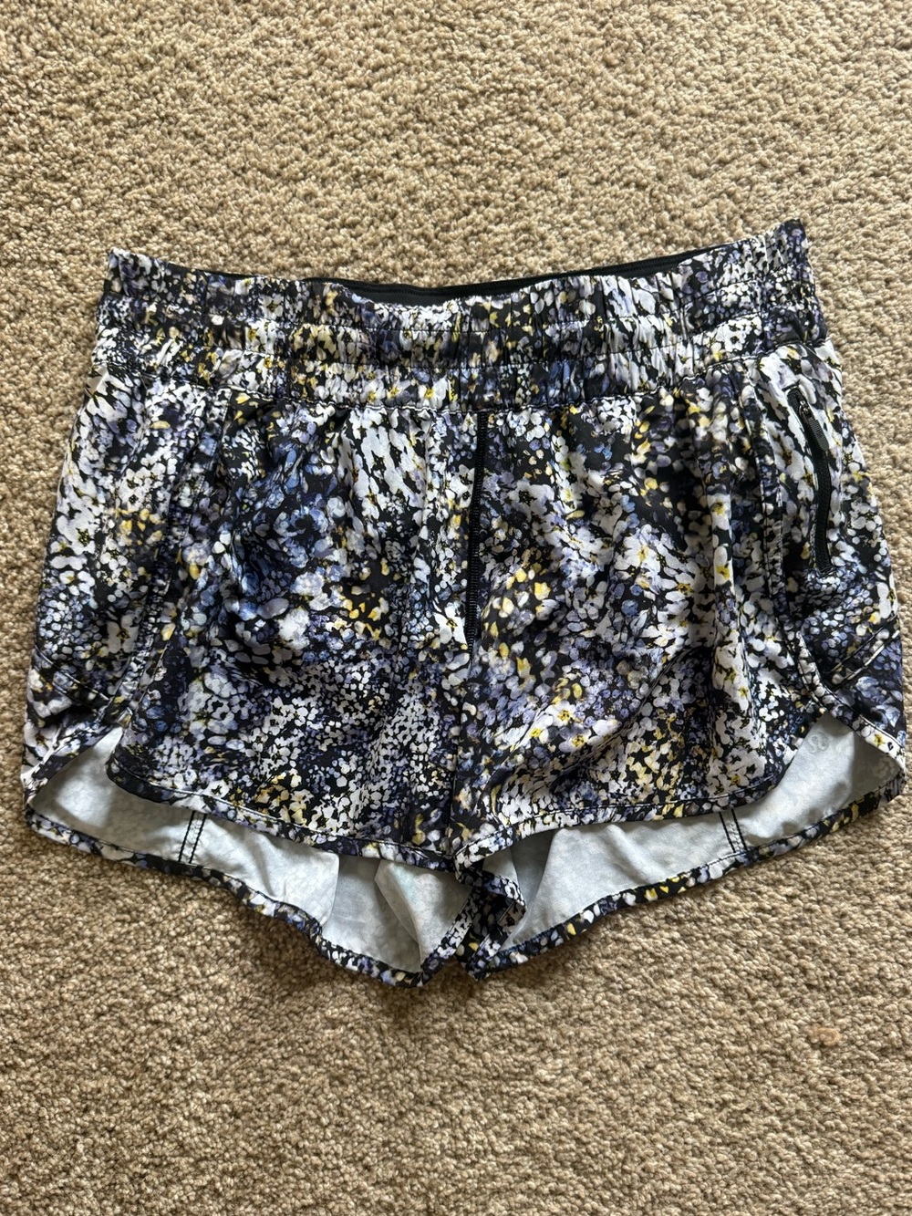 Lululemon Hotty Hot Shorts Size 10
